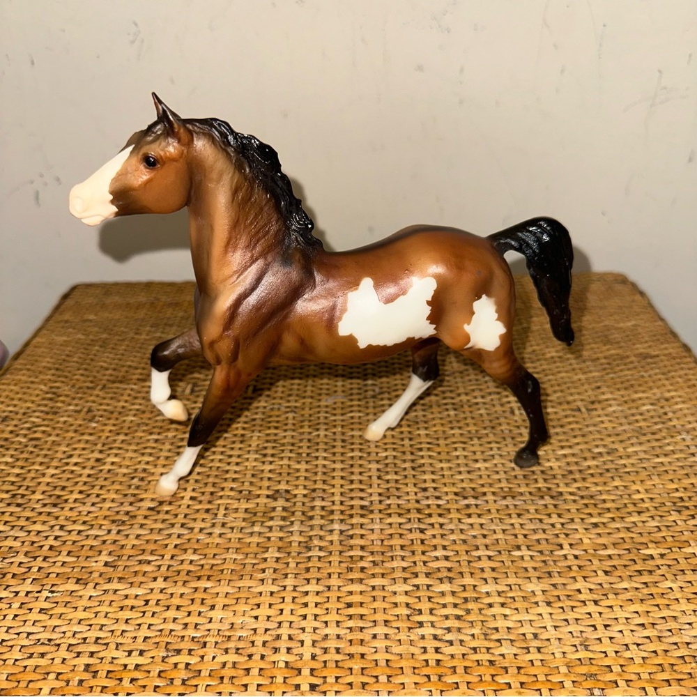 Breyer Horse Classic Freedom Series Aguila Dun Pinto Stallion Figure 8" Long